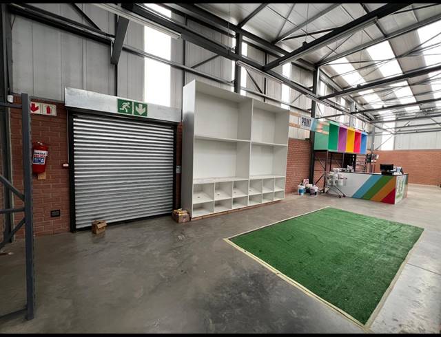 714M² WAREHOUSE TO LET IN STRIJDOMPARK